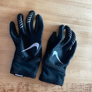 Womens light weight running gloves, black with reflective details